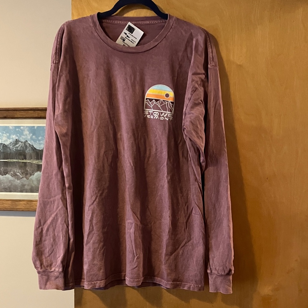 BNWT Unisex Long Sleeve Stowe Vermont T-Shirt -Size XL